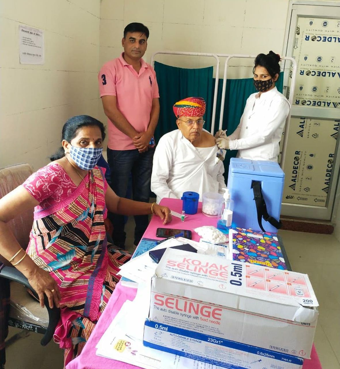 Elders underwent vaccination for beat Corona in Nagaur