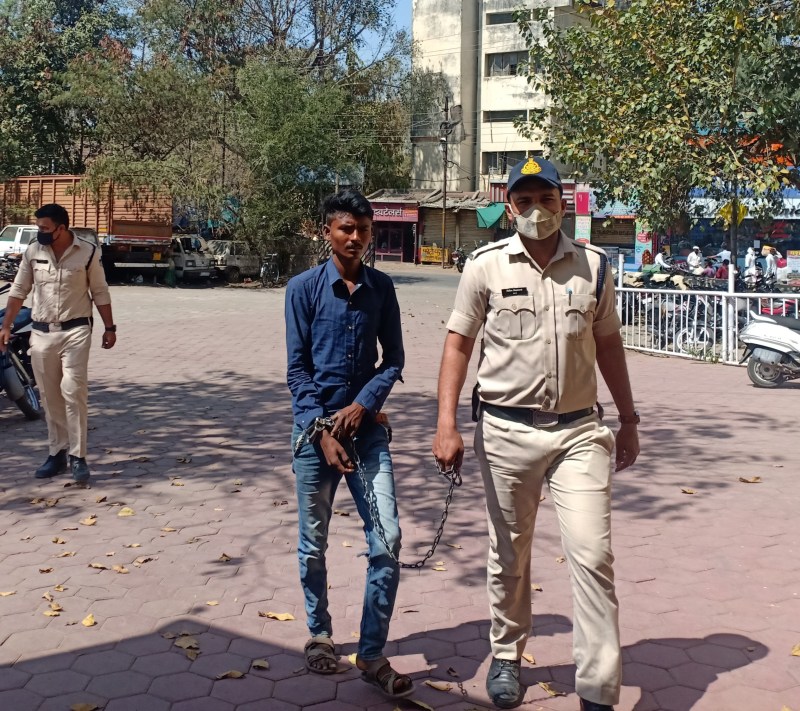 Police arrested absconding prisoner from Burhanpur district