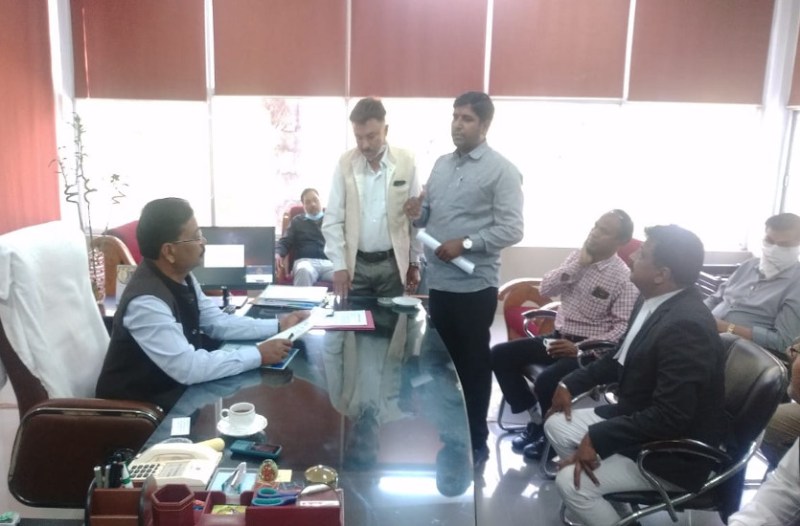 कोतवाली में आरक्षक की पिटाई मामले में आरोपी पार्षद को पार्टी ने किया निलंबित, खुलेआम घूम रहे आरोपी, मूकदर्शक बनी पुलिस