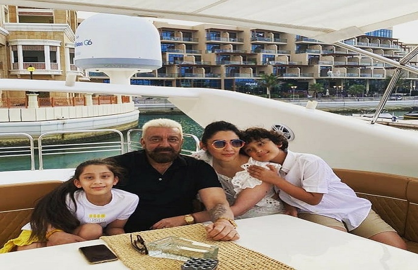 Actor Sanjay Dutt Shared Picture With His Wife And Kids