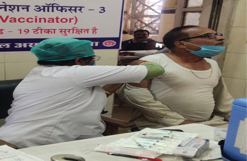 Two hundred senior citizens get vaccinated