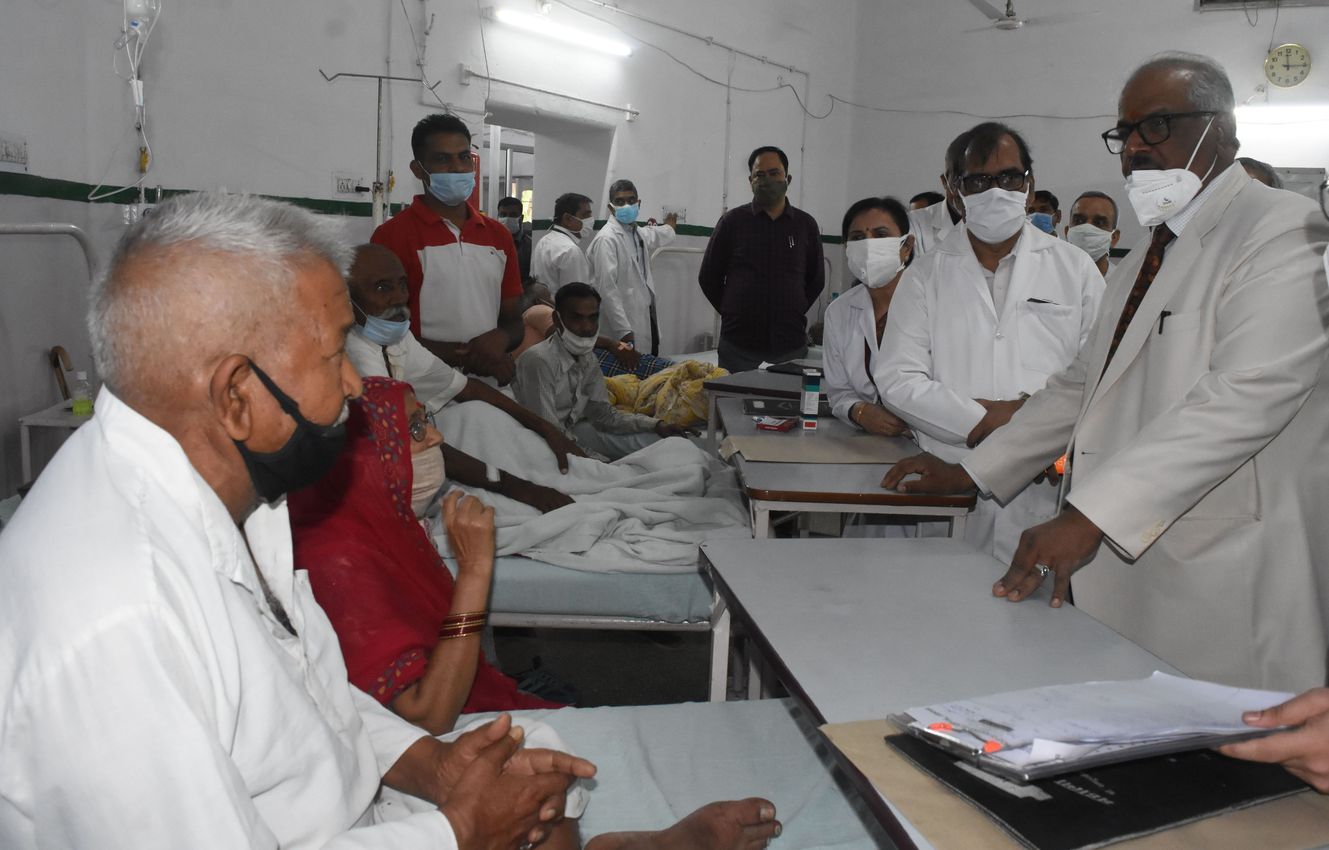 मानवाधिकार आयोग के अध्यक्ष जस्टिस व्यास ने अस्पतालों का किया निरीक्षण