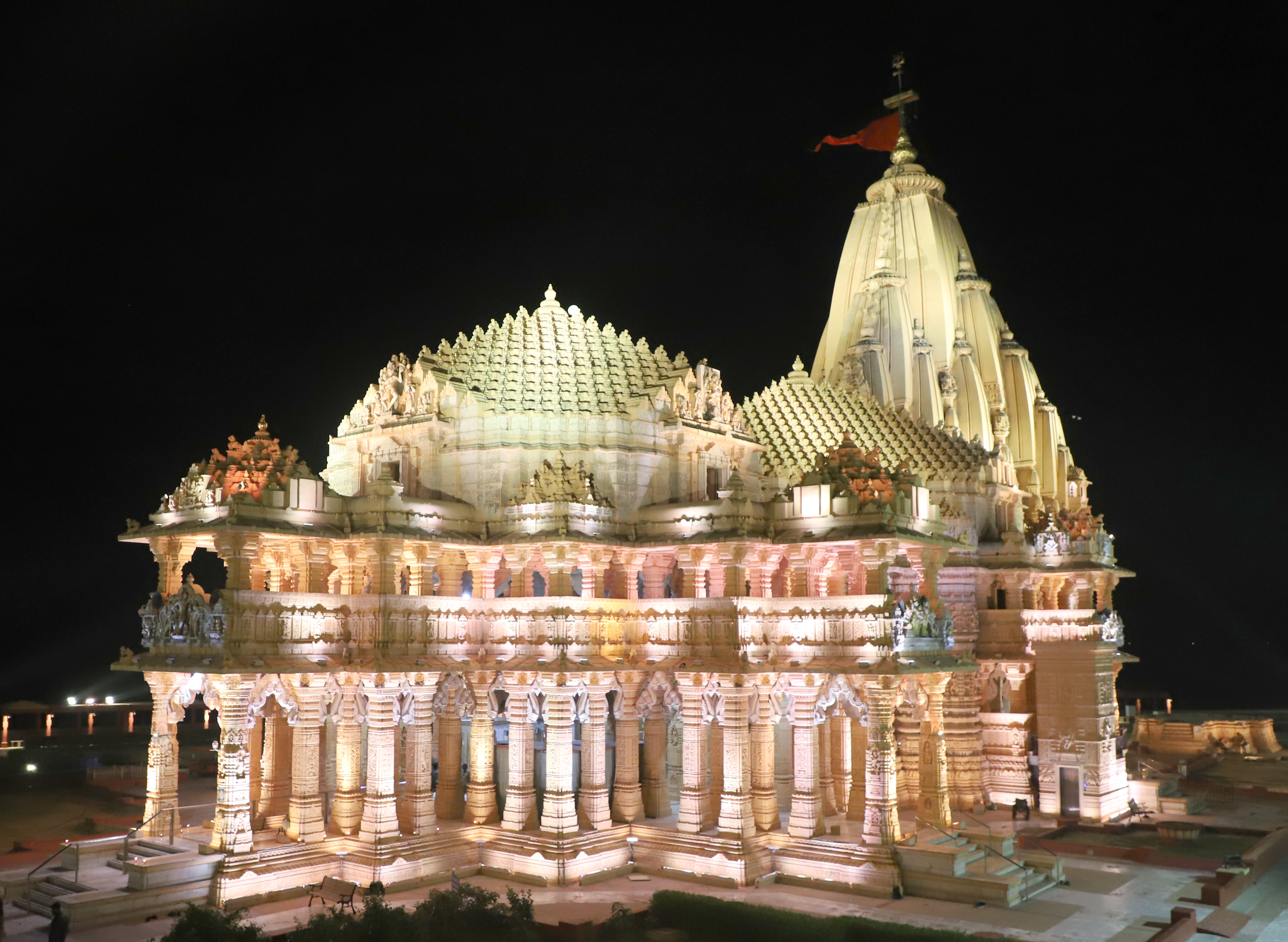 महाशिवरात्रि पर लगातार 42 घंटे तक खुला रहेगा सोमनाथ महादेव मंदिर