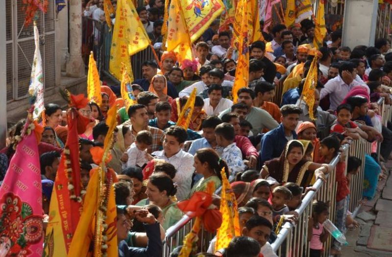 बड़ा खुलासा: खाटूश्यामजी में एक करोड़ रुपये में वीआईपी दर्शन, जारी होते हैं कार्ड