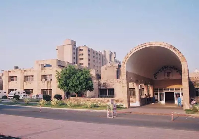 एसजीपीजीआई की नई तकनीक है बच्चों के लिए वरदान, नहीं होगी खून की उल्टी, जानें क्या है वेनिस बाइंडिंग तकनीक