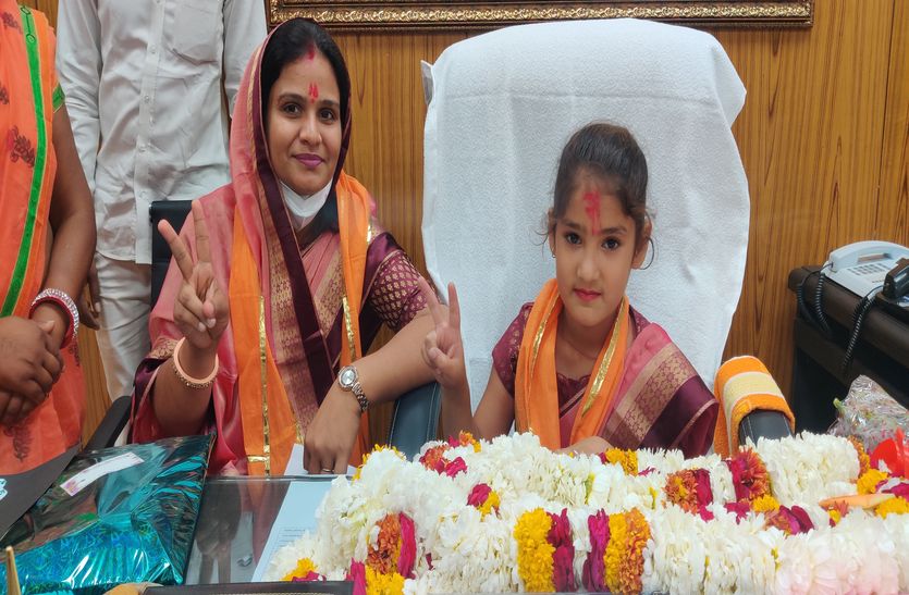 Jaipur : एक दिन की महापौर बनीं 8 साल की इशिता...