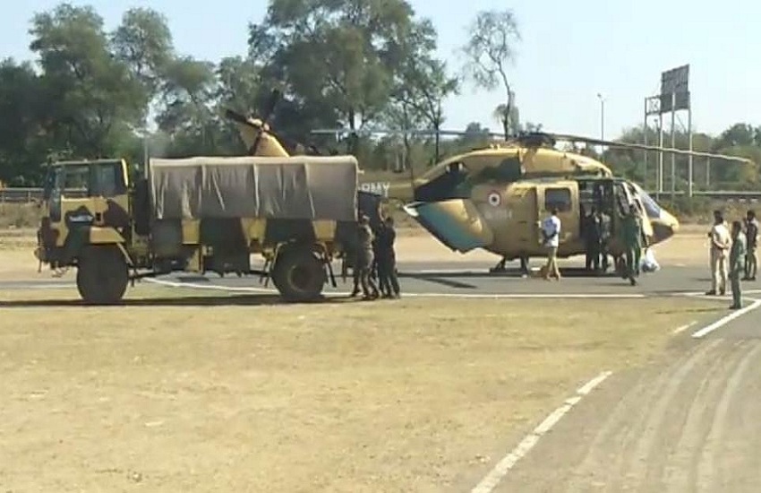 Ahmadabad News : हेलीकॉप्टर की मरम्मत के लिए सेना के इंजीनियर पहुंचे