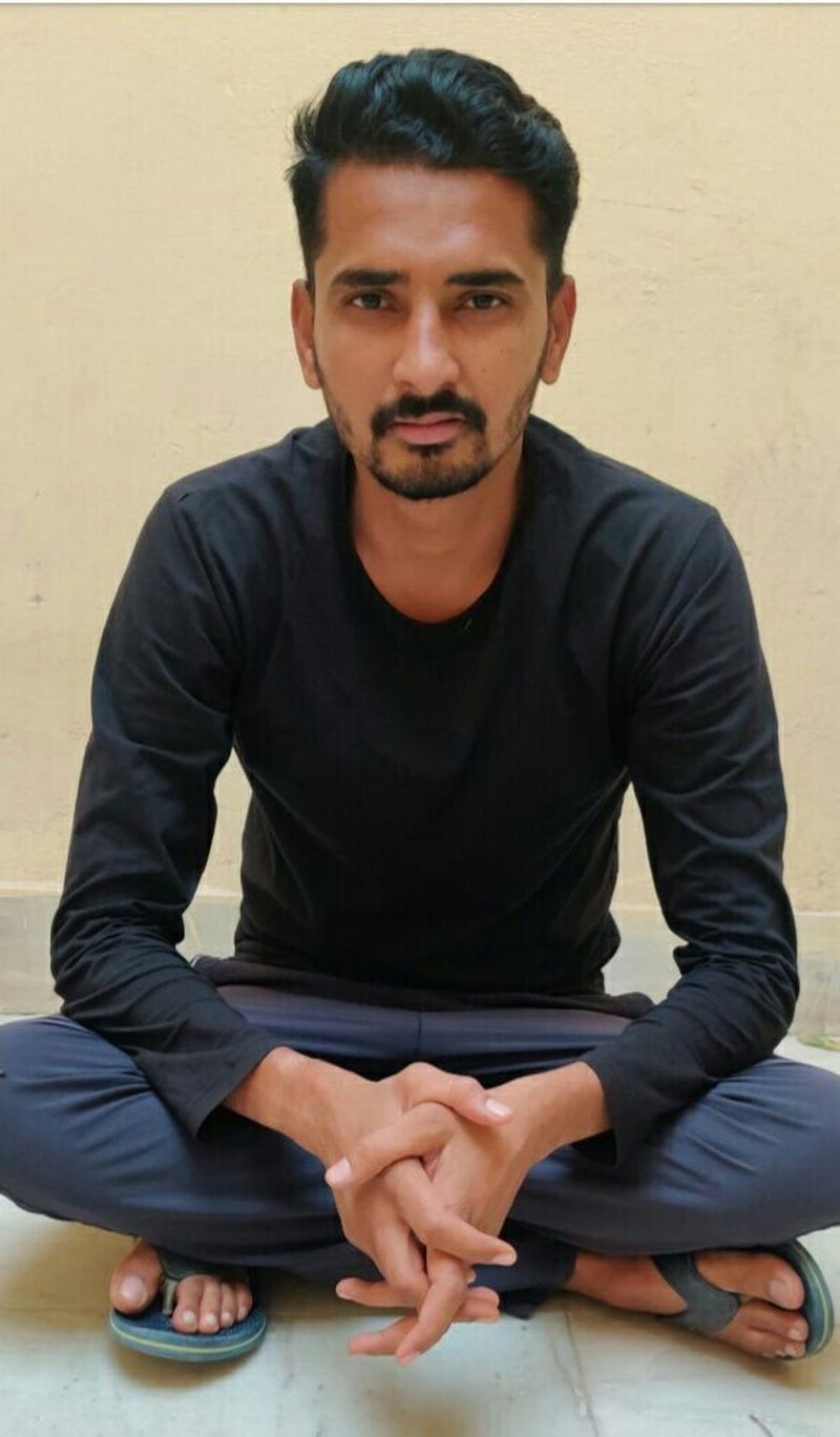 पुलिस पर फायरिंग के बाद साथियों को बचाकर ले गया था युवक, गिरफ्तार