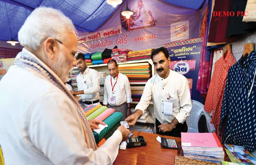 PM नरेंद्र मोदी ने की 10 हजार की शॉपिंग, जानिए अपने लिए क्या-क्या खरीदा