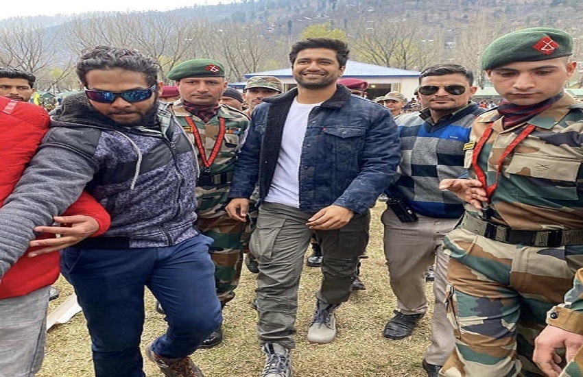Vicky Kaushal Arrives At Uri Base Camp He Shared Pics With Indian Army