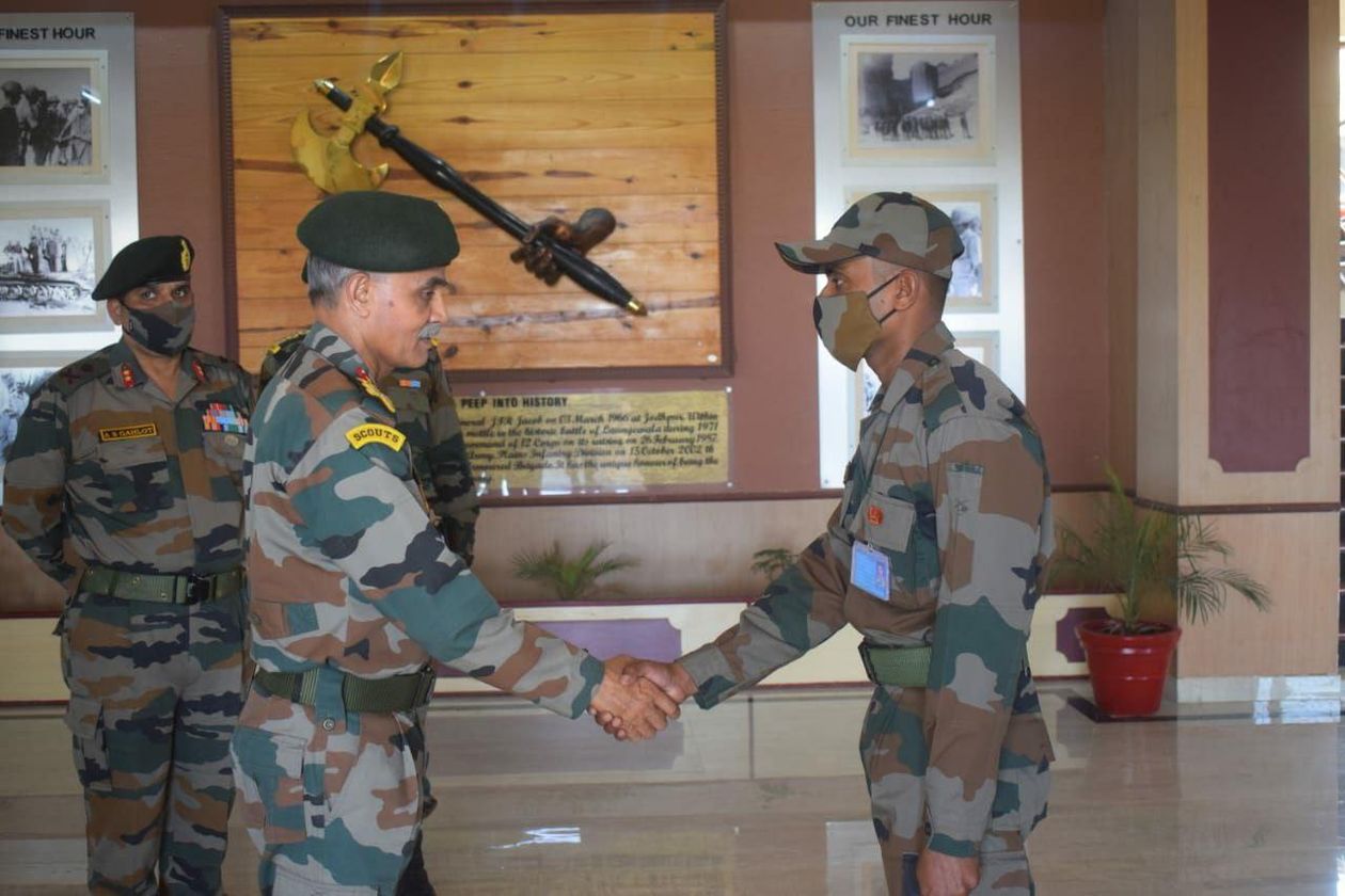 जैसलमेर पहुंचे आर्मी की दक्षिणी कमान के कमाण्डर