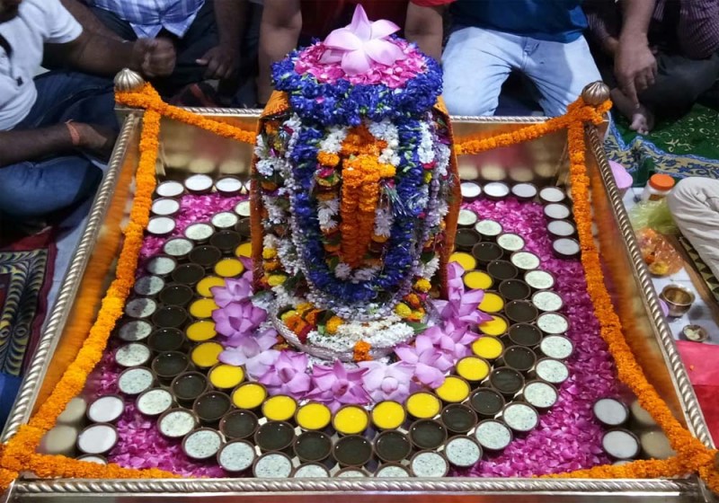 बाबा भंवरनाथ मंदिर में स्थापित शिवलिंग