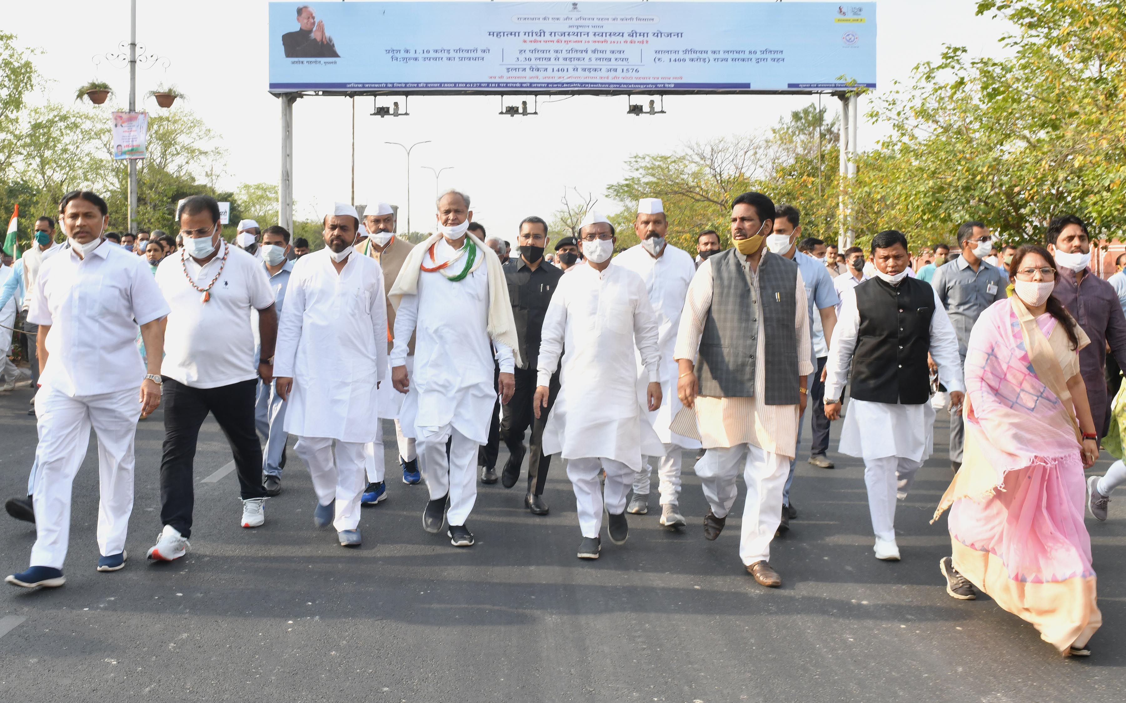 Symbolic Dandi marches , Chief Minister Gehlot walks with ministers