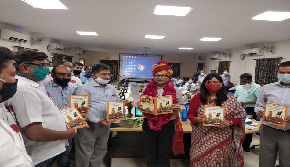 महाप्रबंधक को 19 सूत्री मांगों का ज्ञापन सौंपा