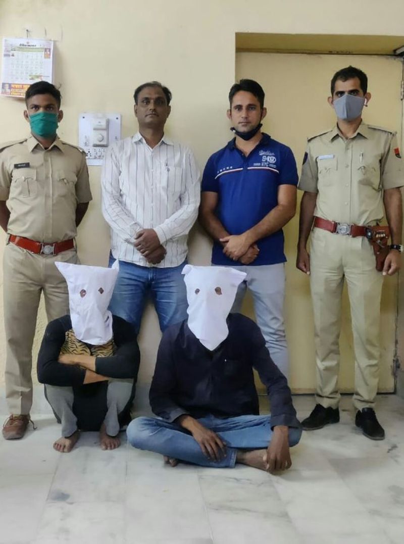 बैग-मोबाइल लूट के दो आरोपी गिरफ्तार