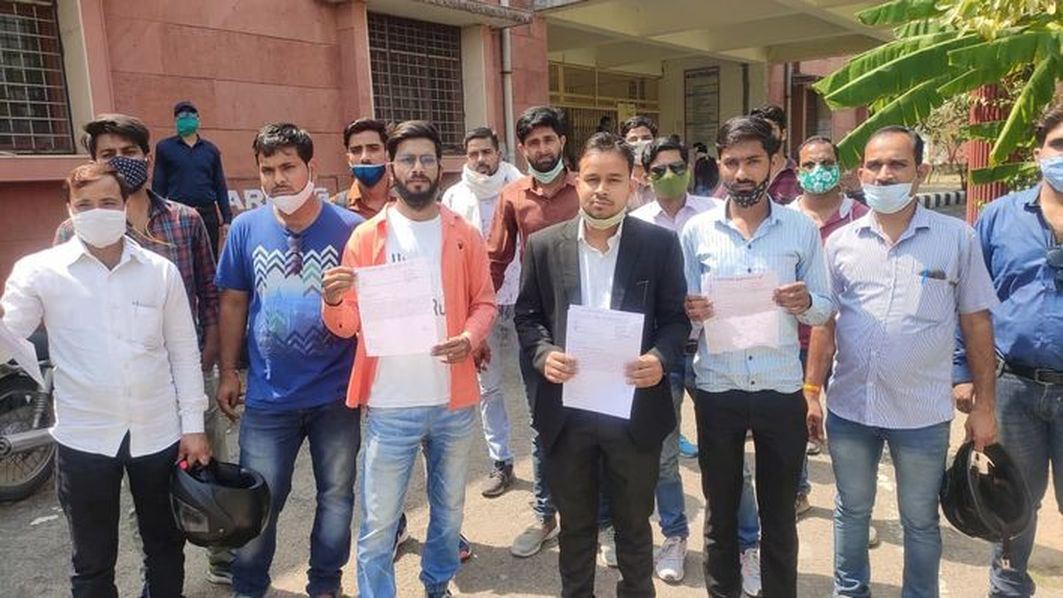 परीक्षा परिणाम के विरोध में विधि छात्रों का फूटा रोष