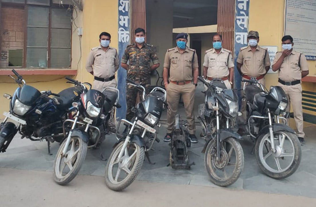 बड़ौनी पुलिस को सफलता, चोरी की छह मोटरसाइकलें बरामद