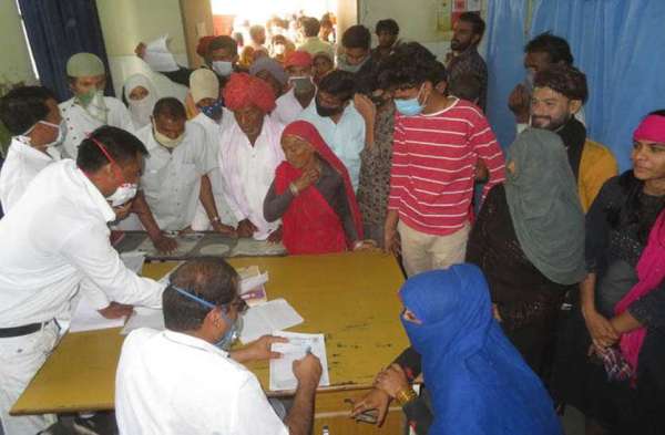 line-of-patients-growing-in-hospital