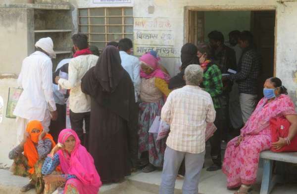 line-of-patients-growing-in-hospital