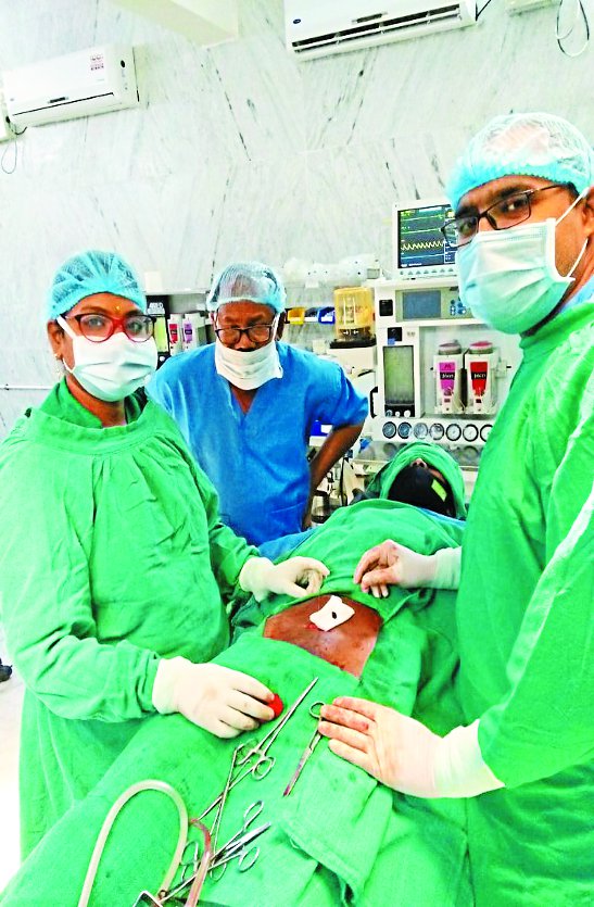चिकित्सकों की सफलता : जिला अस्पताल में पथरी का सफल ऑपरेशन, पेशाब की थैली से दो सेंटीमीटर का निकला पत्थर