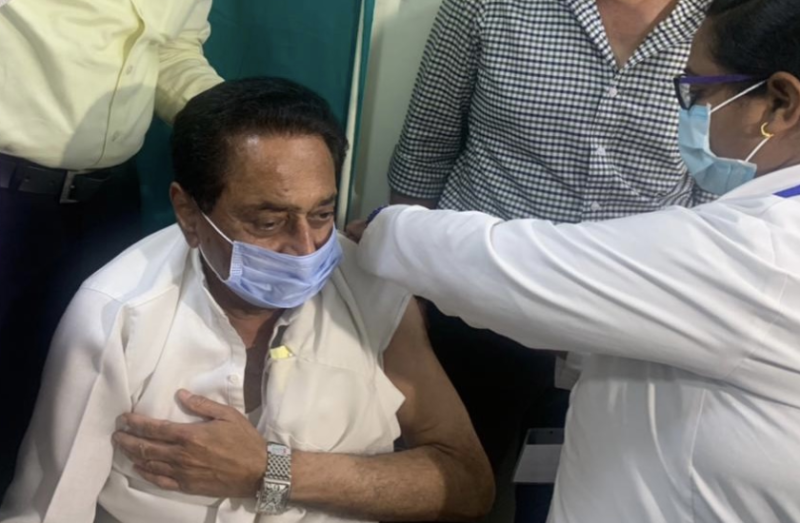 प्रदेश में कोरोना संक्रमण बढ़ा, पूर्व सीएम कमलनाथ ने लगवाई वैक्सीन की पहली डोज