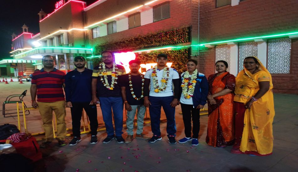 तैराकी टीम रवाना