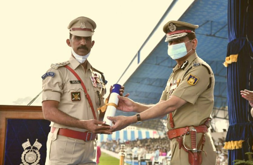Daulat Khan Of Alwar Honoured With President Police Bravery Medal