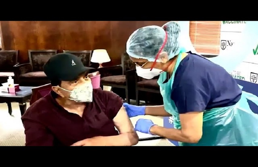 Dharmendra Gets Dose Of Corona Vaccine