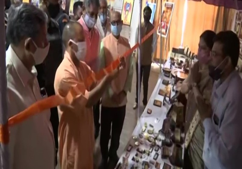 गोरखपुर में पहली बार हो रहा नाथ पंथ पर सबसे बड़े सेमिनार, सीएम योगी ने किया उद्घाटन