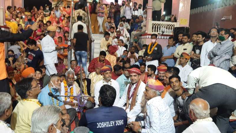 ‘हंस चढ़ी मां आयी भवानी, सहाय करे सब देश री’