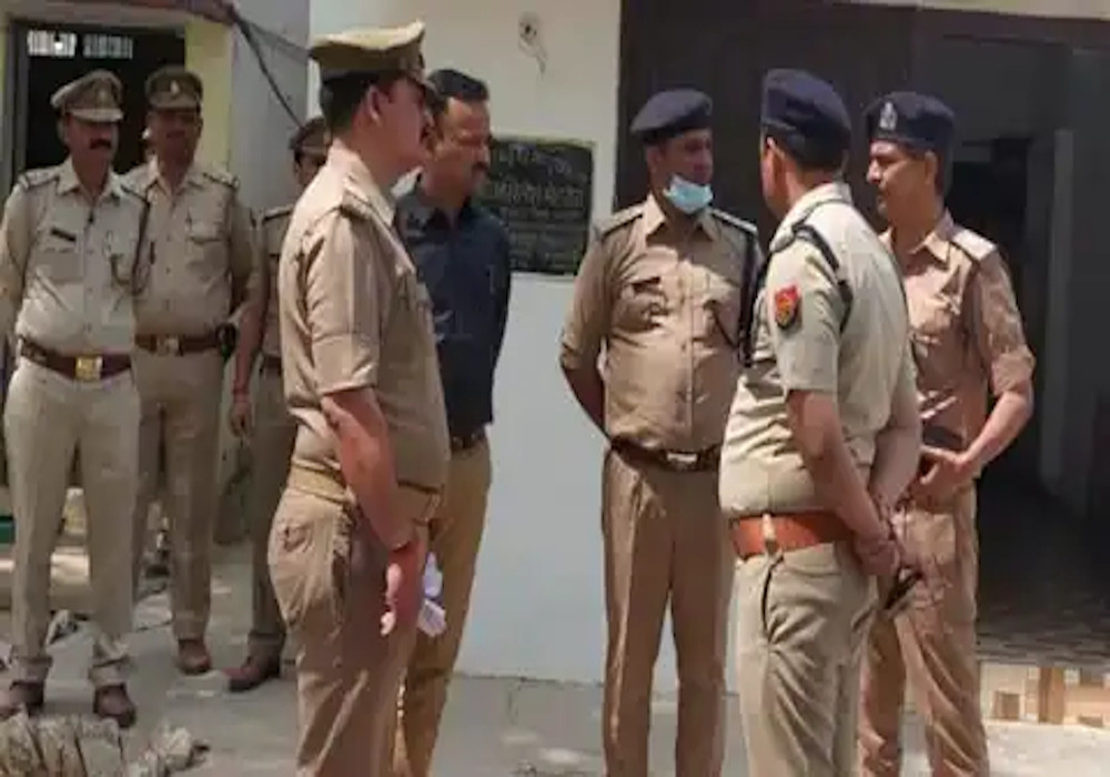 Quick Read: महिला ने दर्ज कराया मुकदमा, सात पुलिसकर्मी नामजद