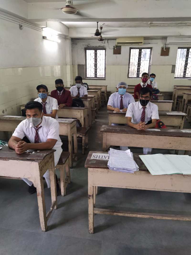 निजी स्कूल के शिक्षक को हुआ कोरोना, स्कूल बंद