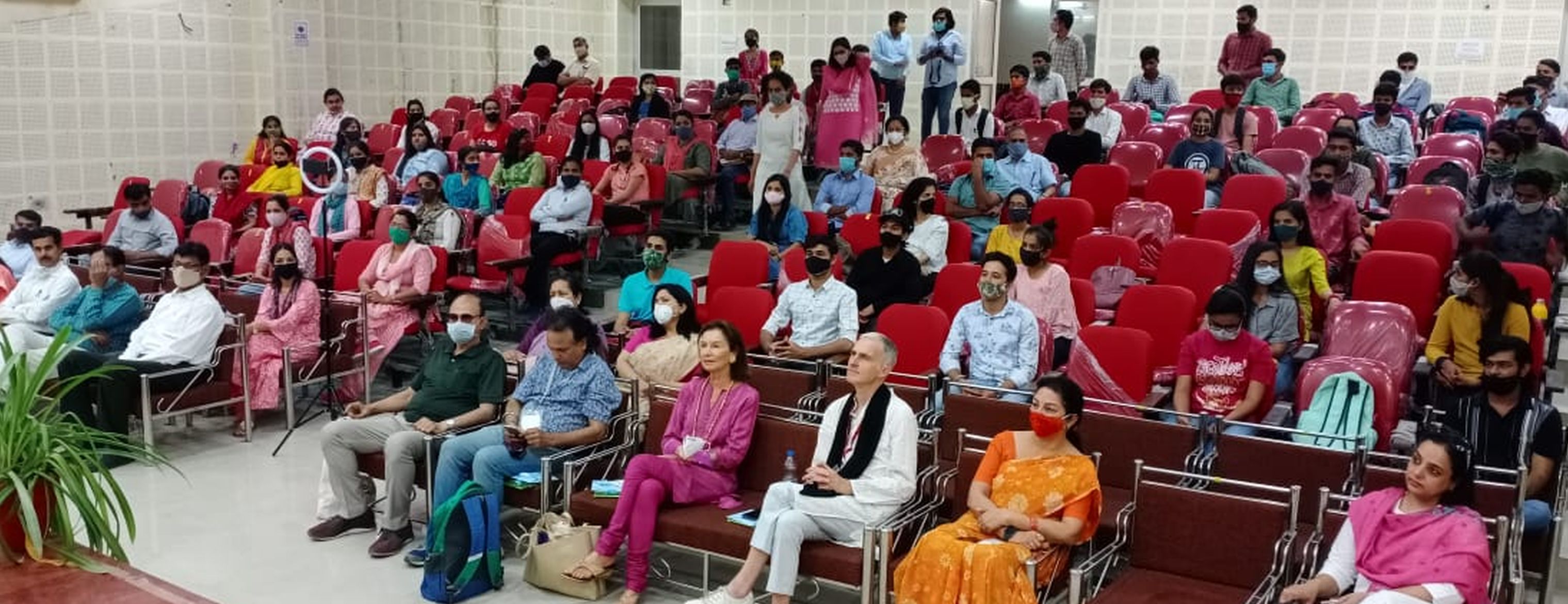 जेएनवीयू की लिटरेरी एसोसिएशन में सिनेमा और महिला पर व्याख्यान