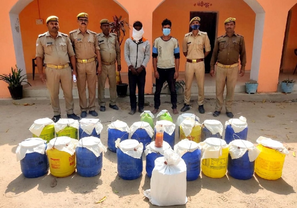 अवैध शराब माफियाओं के खिलाफ बड़ा एक्शन, 100 अभियुक्त गिरफ्तार, हजारों लीटर शराब बरामद