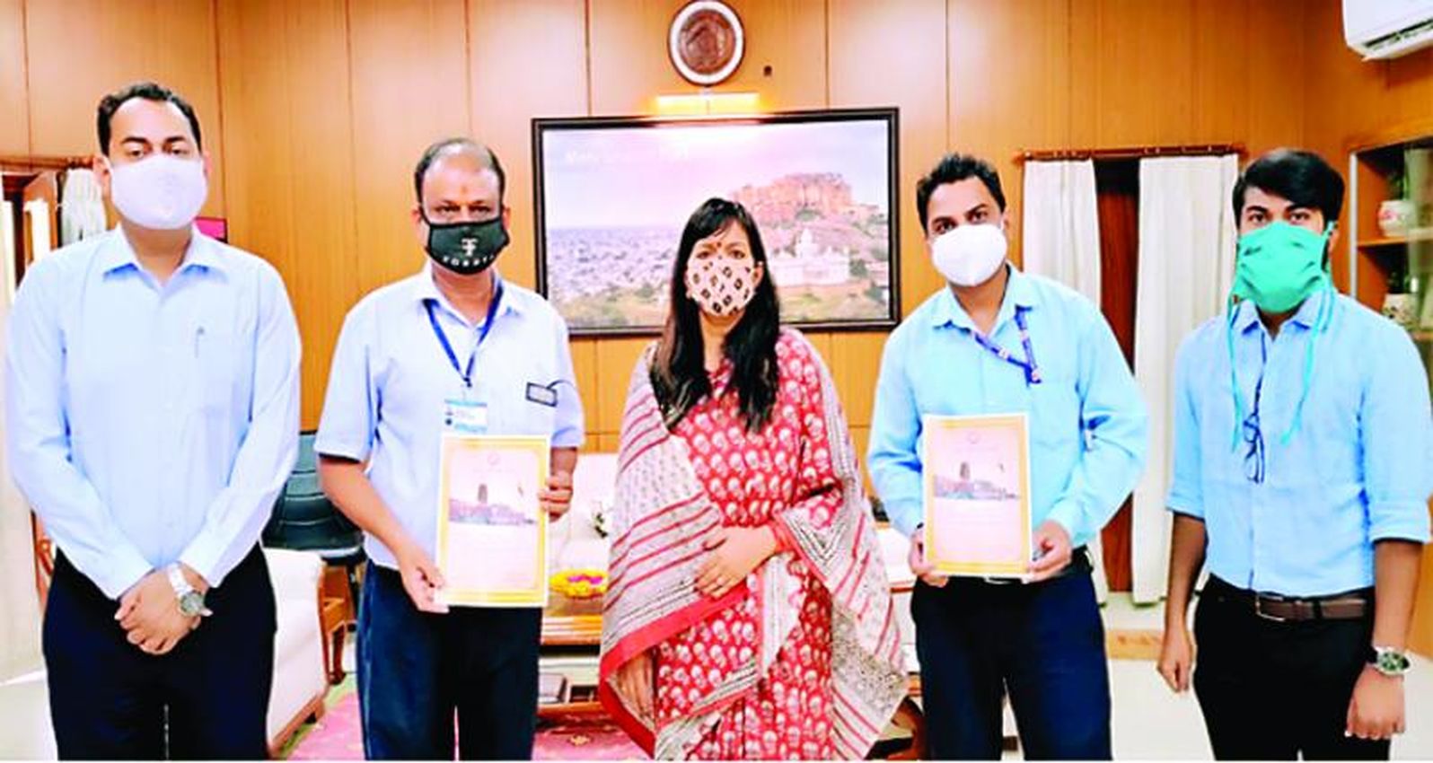 महिला व बच्चे की जान बचाने वाले लोको पायलट पुरस्कृत