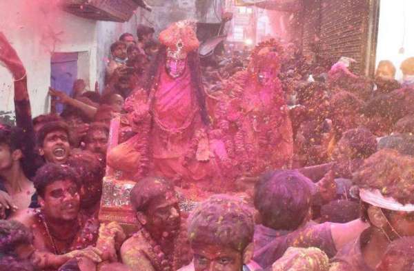 Rangbhari Ekadashi: काशी में बाबा ने बाबा संग खेली होली, देखें तस्वीरें...