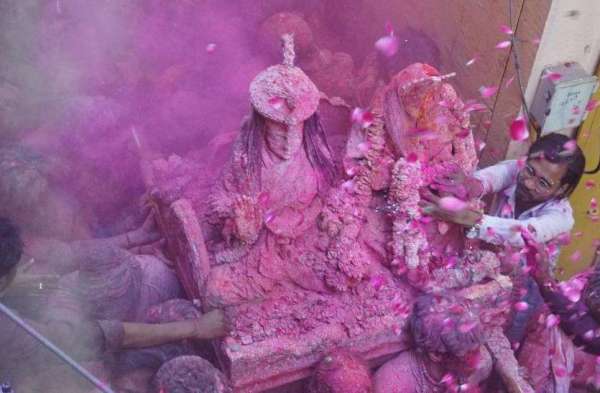 Rangbhari Ekadashi: काशी में बाबा ने बाबा संग खेली होली, देखें तस्वीरें...