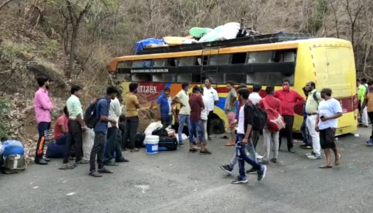 bus accident in barwani