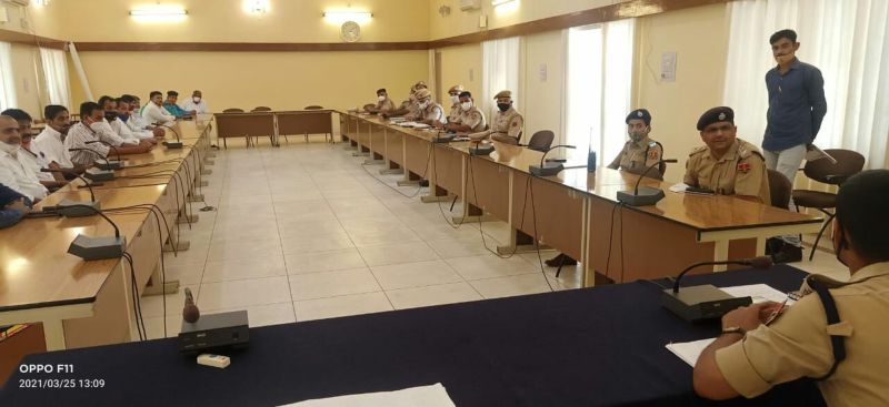 घरों में ही शब-ए-बारात और होली मनाने पर सहमति