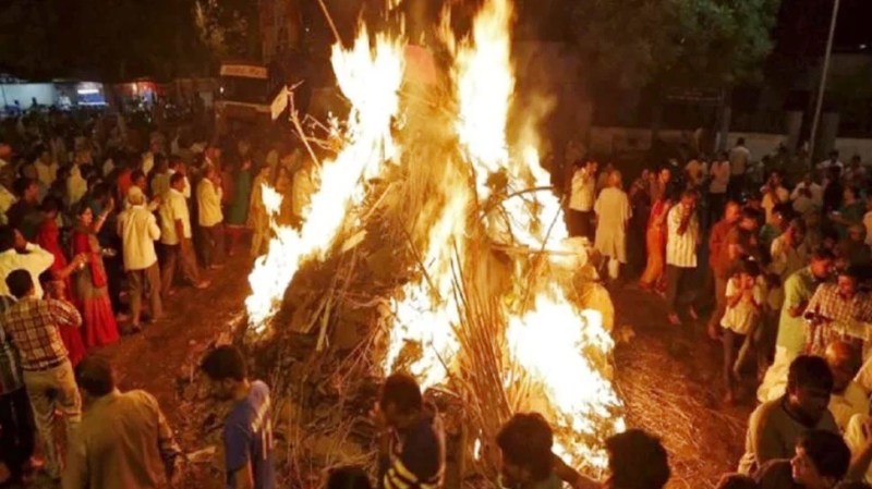 Holika Dahan 2021 History & Significance
