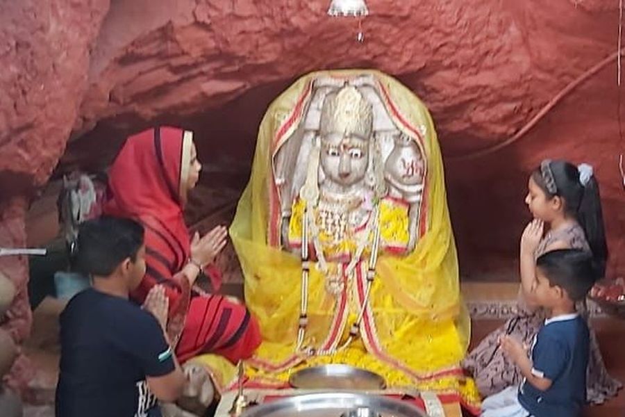 .नहीं भरेगा शीतलाष्टमी मेला, केवल दर्शन के लिए खुलेगा शीतलामाता मंदिर