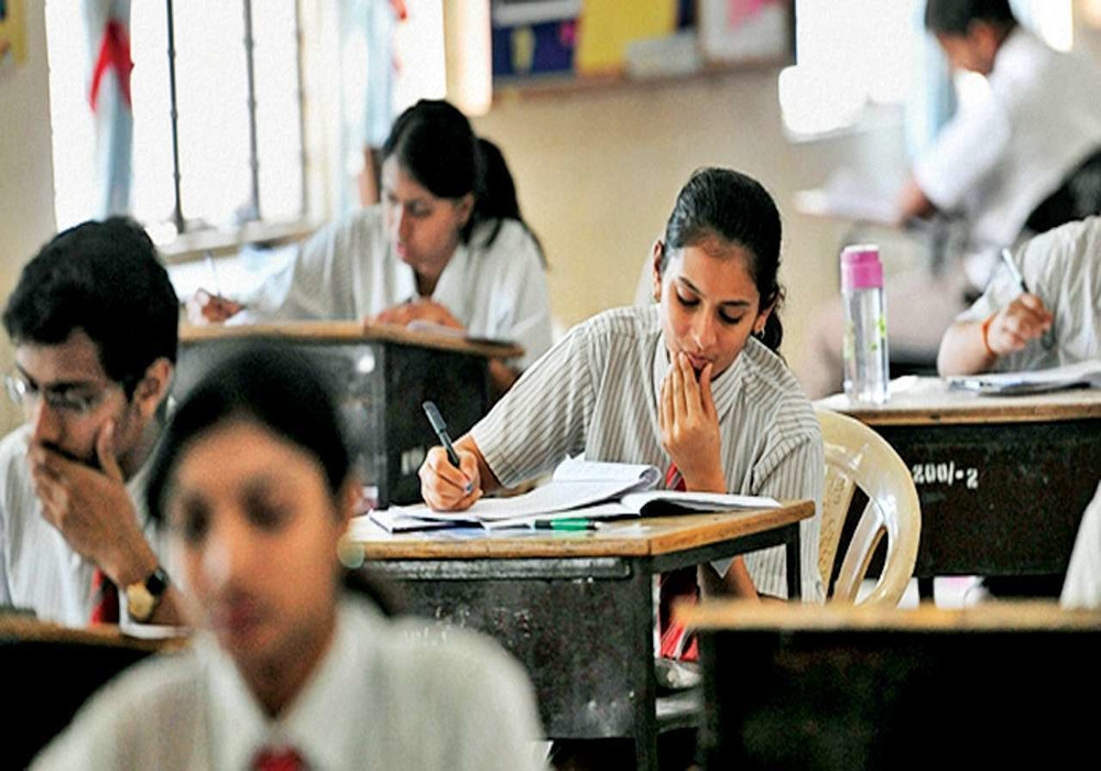 बेटियों की पढ़ाई की नहीं होगी चिंता, 12वीं तक उन्हें मुफ्त शिक्षा देगी योगी सरकार