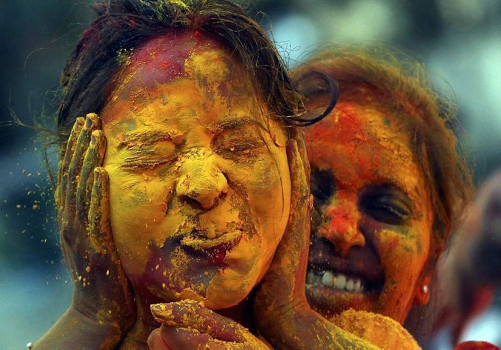 side effects of Holi colours