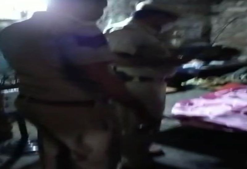 वृद्ध ने दो बेटियों के साथ की आत्महत्या,