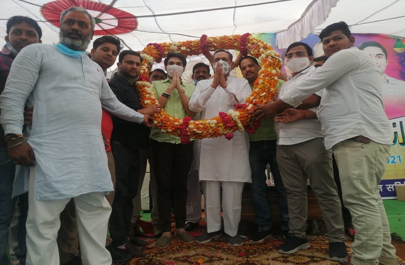 जाति और धर्म के नाम पर कभी राजनीति नहीं की, कुछ लोग उगा रहे विकास के नाम धन