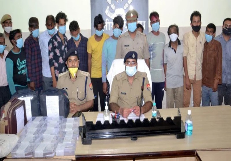 सट्टा माफिया के घर 185 किलो गांजा बरामद, अट्ठारह गिरफ्तार