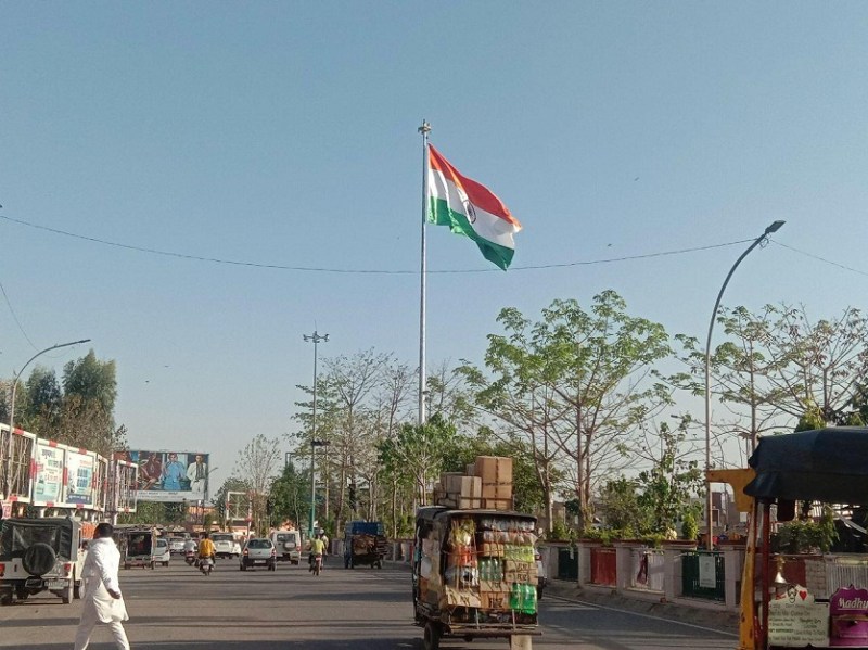 श्रीगंगानगर में यूआईटी की टीम दौड़़ी, लगाया तिरंगा