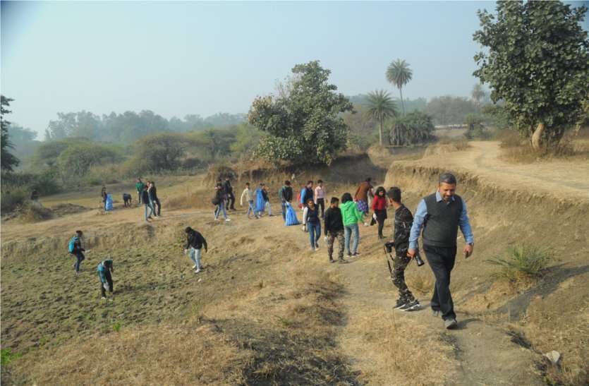 भू सर्वेक्षण के लाखों आवेदन लंबित