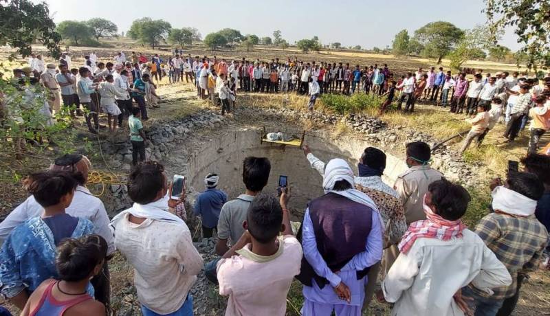 दो दिन से लापता अधेड़ का शव कुएं में मिला