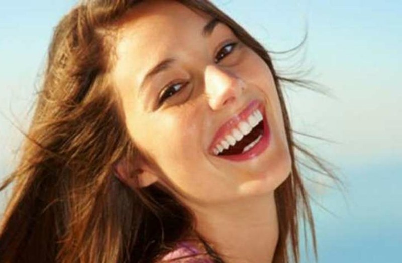 खुलकर हंसने से दूर होगी कई बीमारियां, चेहरा भी लगेगा दमकने